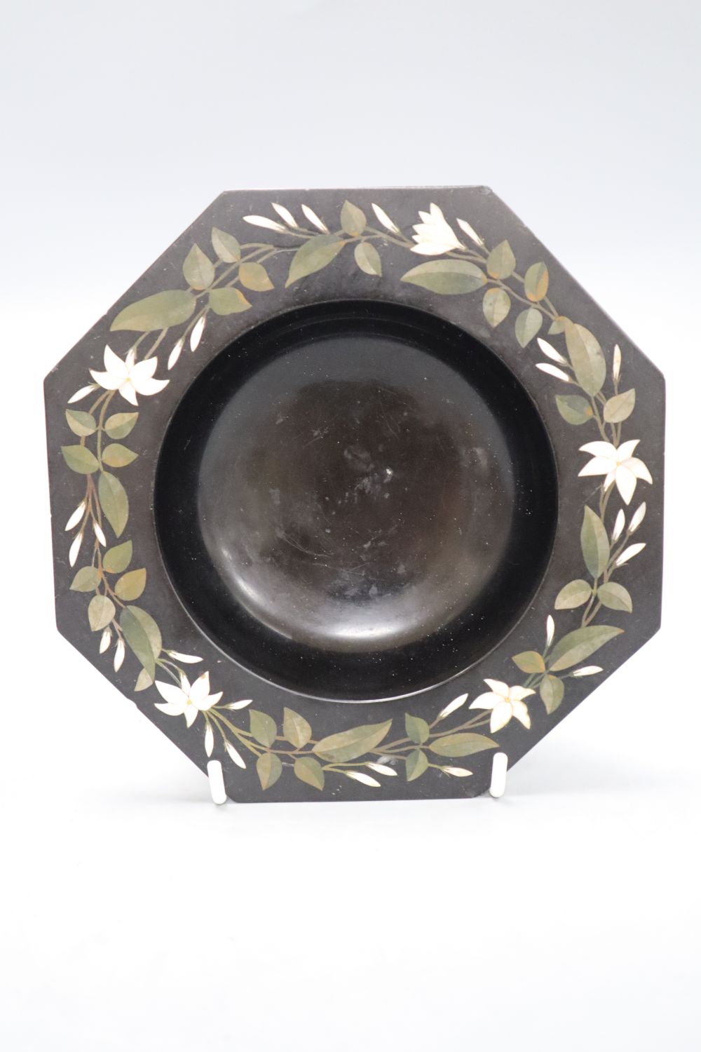 A 19th century Derbyshire pietra dura bowl